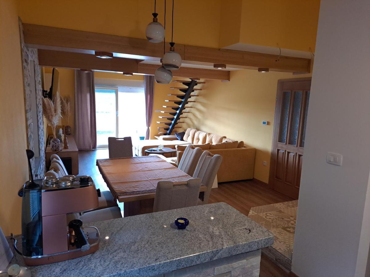 Apartman Vidas Palit ภายนอก รูปภาพ