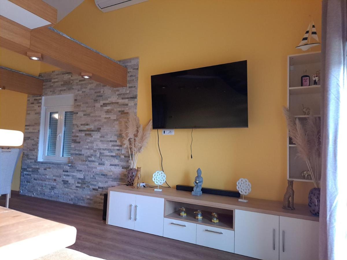 Apartman Vidas Palit ภายนอก รูปภาพ